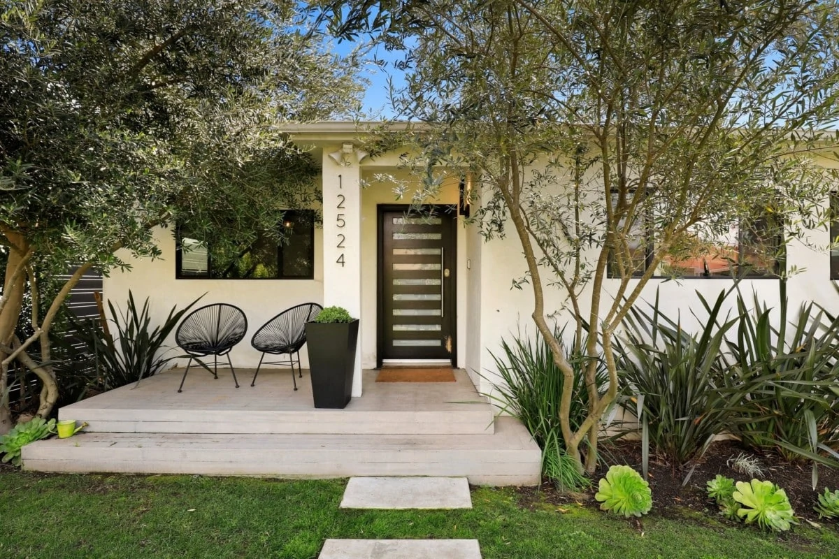 Read more about the article When Is the Right Time to Downsize Your Home? 14 Signs It’s Now