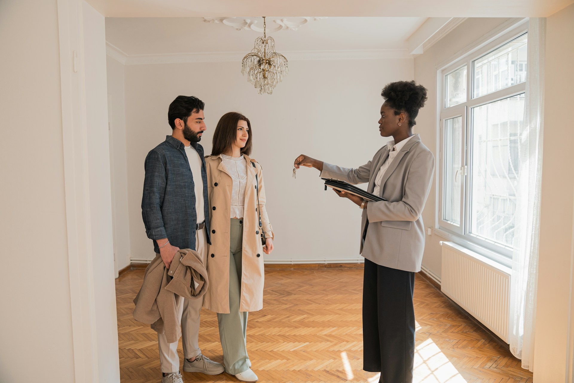 Read more about the article How to Conduct a Thorough House Inspection for Rentals