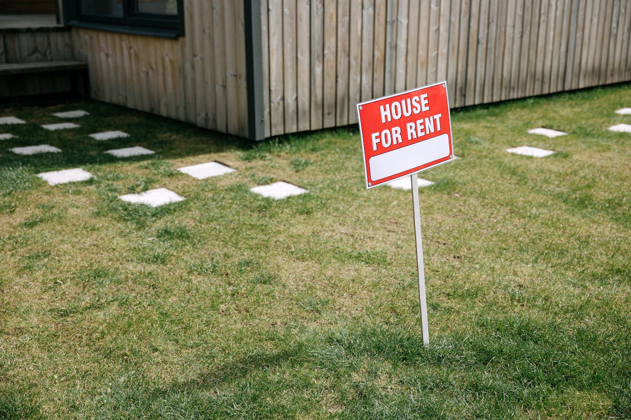 Read more about the article Preparing Your Home Rental for Spring: Tips for a Smooth Transition